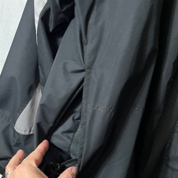 Free Country Black and Gray Heavy Jacket /Reversible - Picture 4 of 13